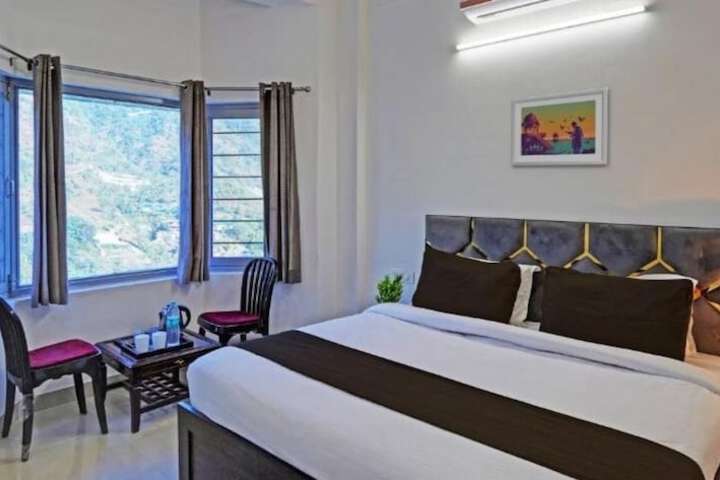 Goroomgo Komfy Stayz Dehradun