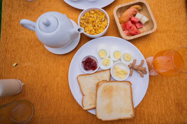 Breakfast/Coffee Service 72 of 95