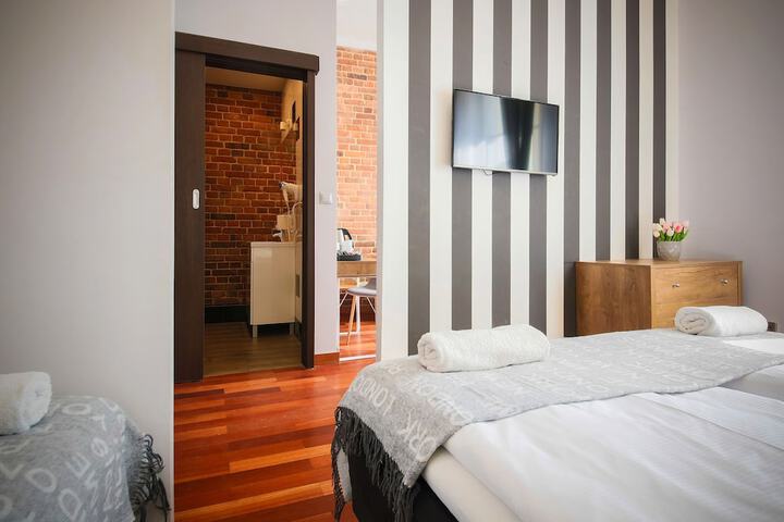Room 20 of 66