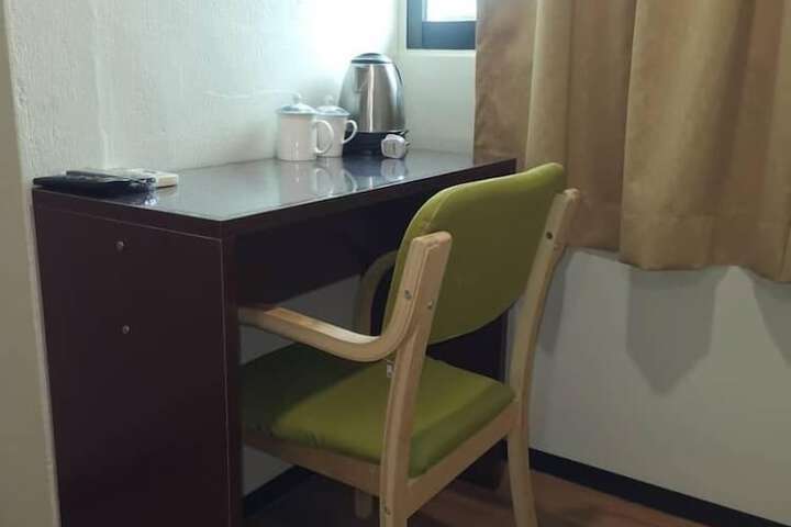 Room 11 of 17