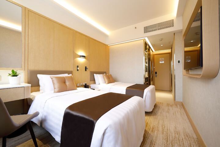 Room 15 of 61