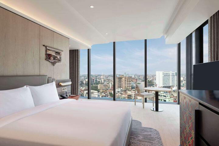 Room 9 of 68