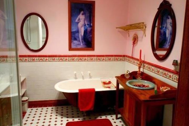 Room 10 of 19