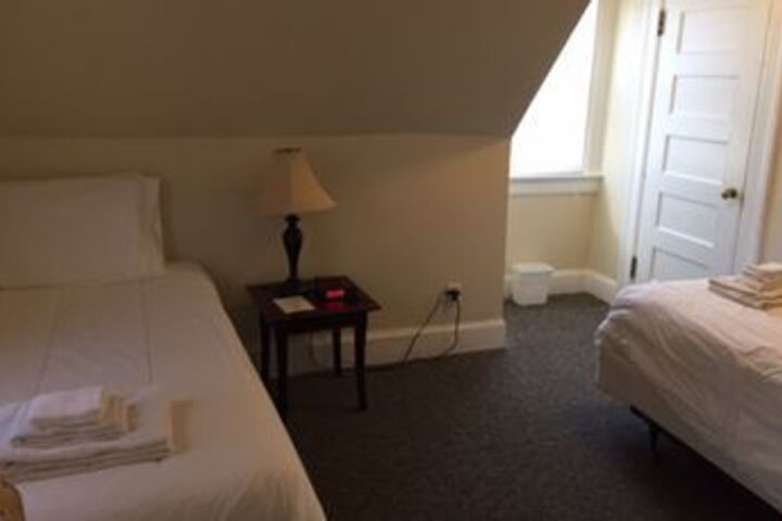 Room 12 of 48
