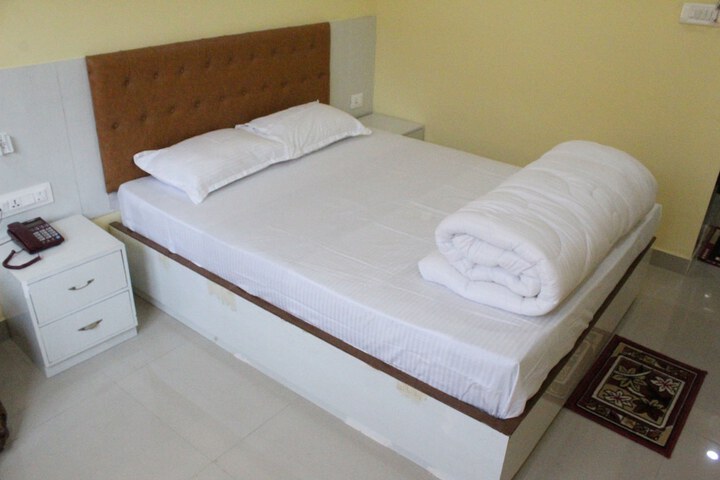 Room 6 of 33