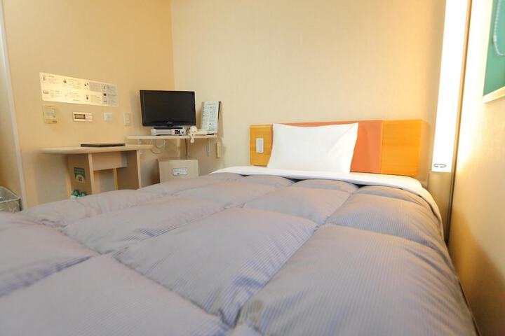 Room 8 of 46