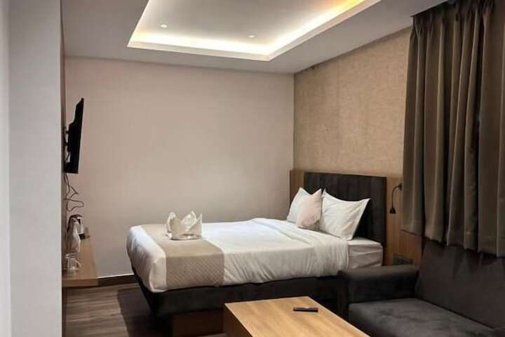 Room 22 of 32