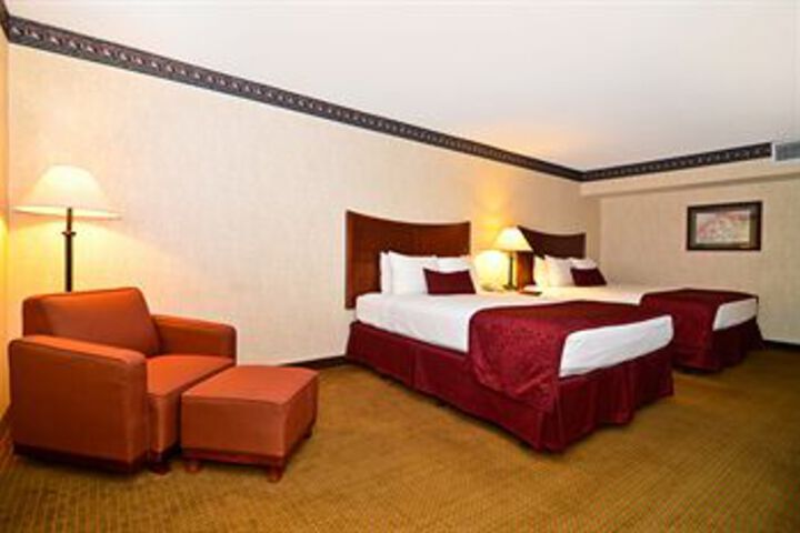 Room 17 of 38