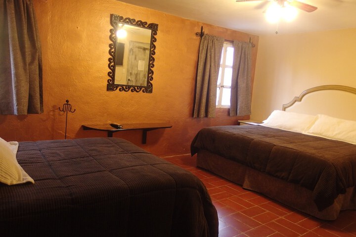 Room 13 of 37