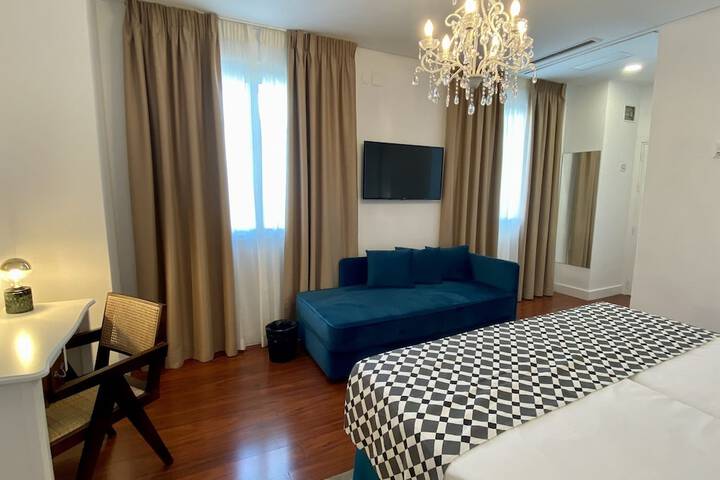 Room 16 of 48
