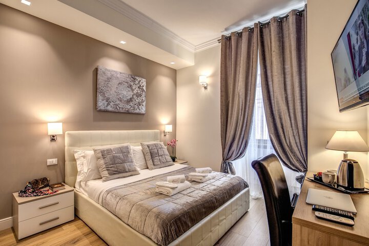 Room 18 of 28