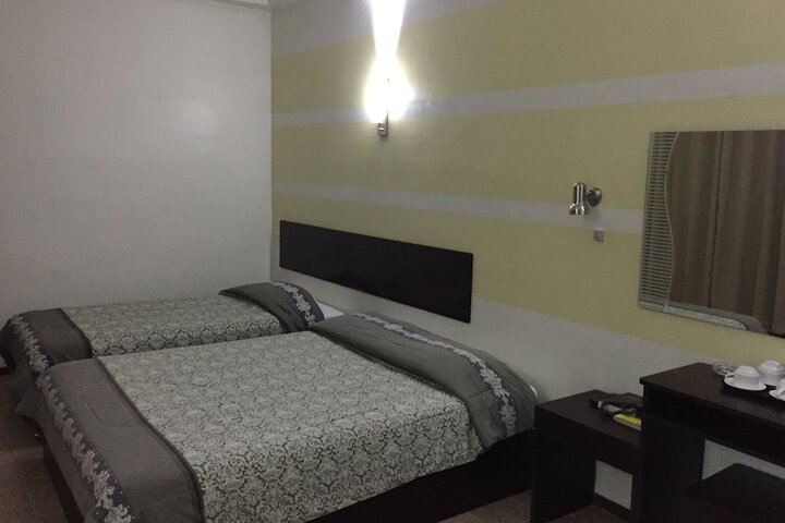 Room 12 of 41