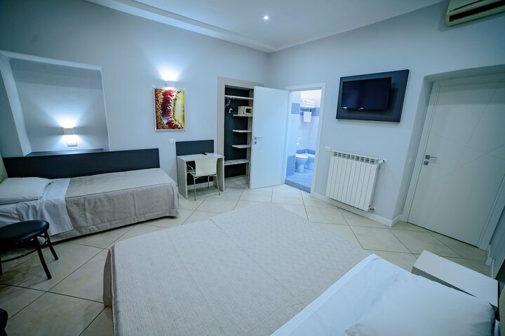 Room 50 of 107