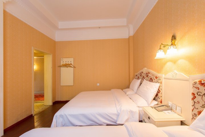 Room 10 of 22