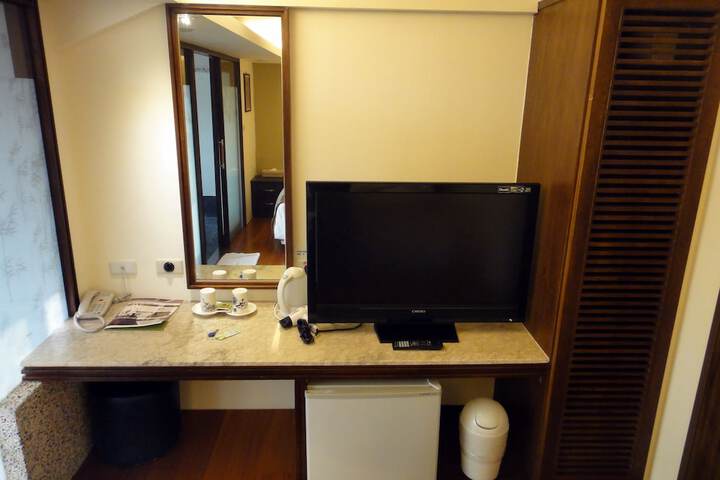 Room 12 of 41