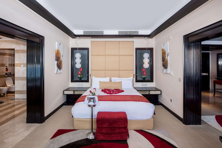 Room 13 of 89