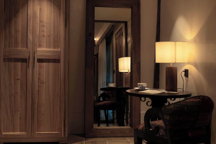 Room 8 of 67