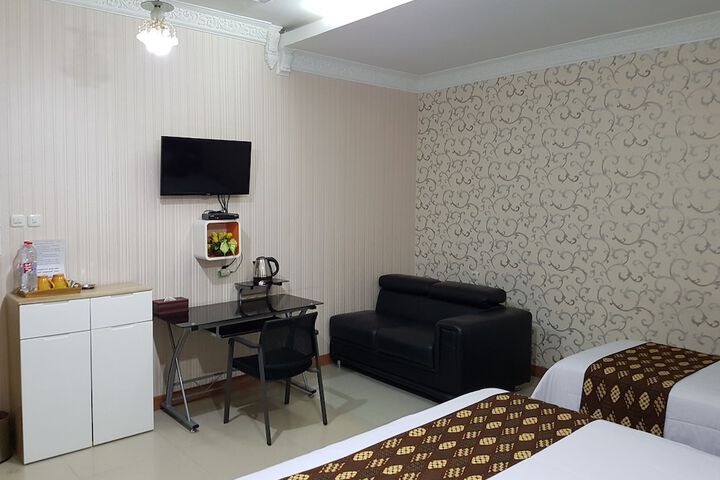Room 12 of 26