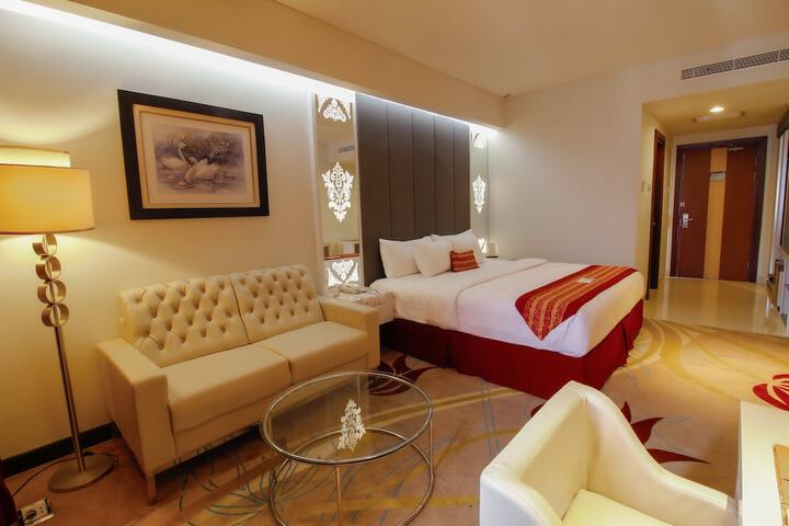Room 5 of 48