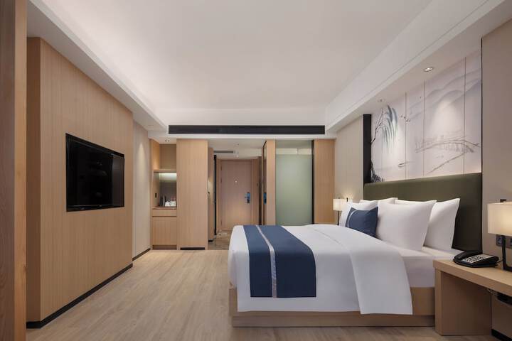 Room 8 of 31