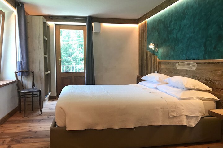 Room 3 of 43
