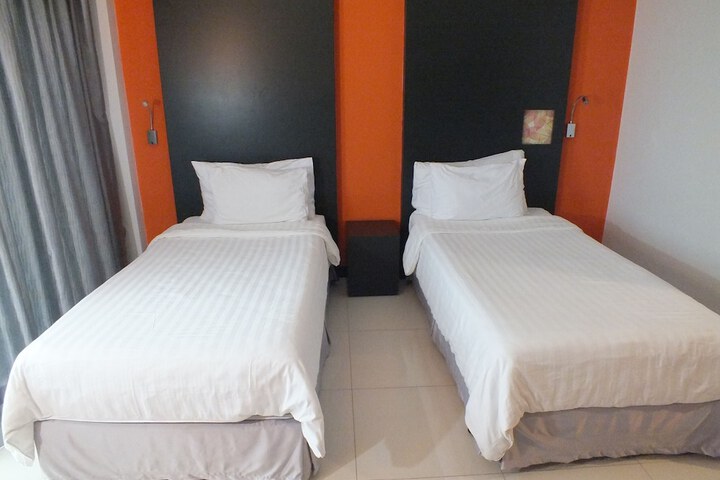 Room 11 of 44