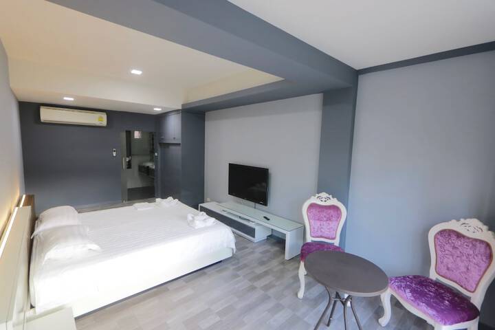 Room 5 of 170