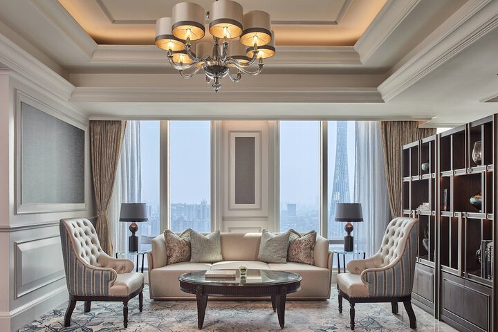 Lounge 72 of 104