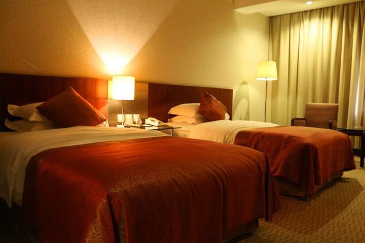 Room 4 of 38