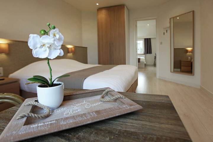 Room 4 of 52