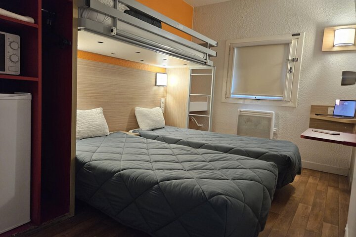 Room 17 of 64