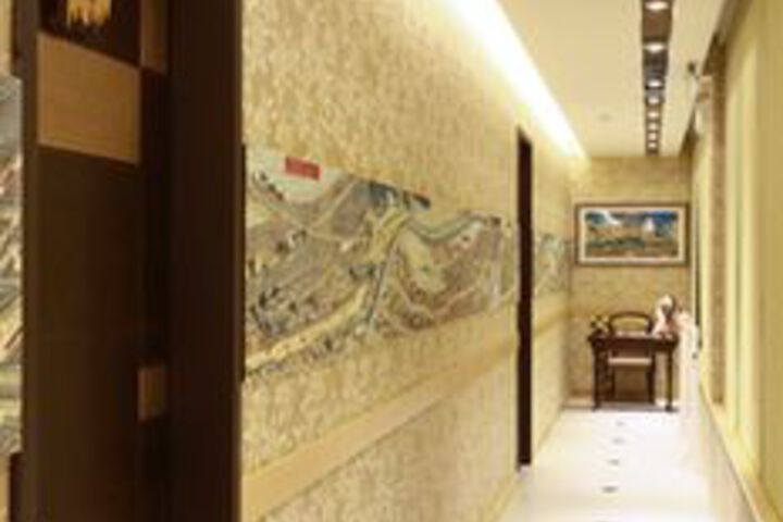 Ballroom/Hall 53 of 79