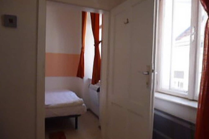 Room 20 of 108