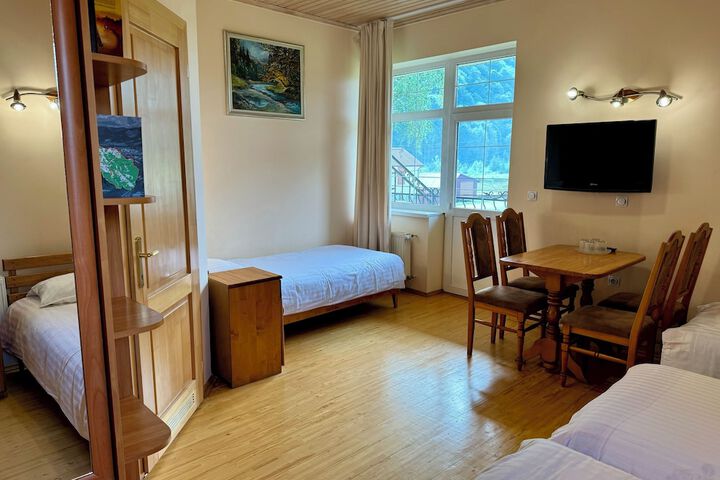 Room 13 of 65