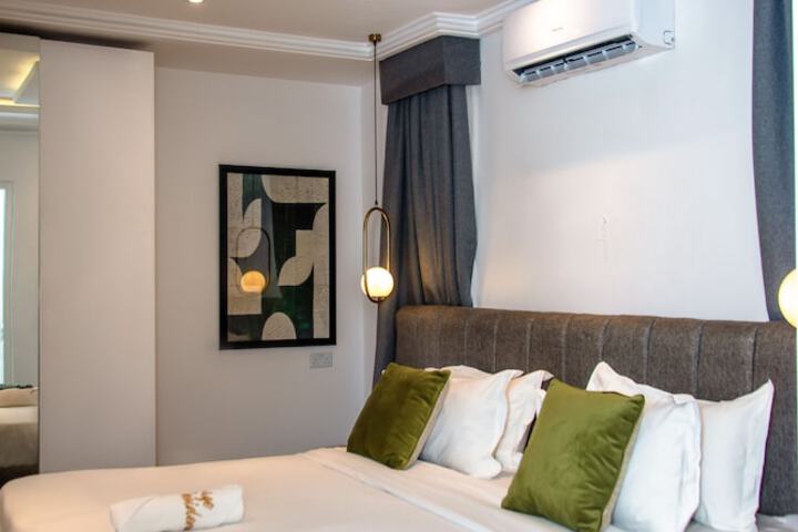 Room 12 of 81