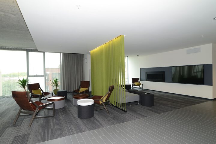 Hotel Interior 4 of 32