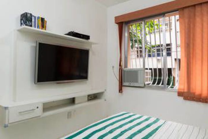 Room 9 of 17