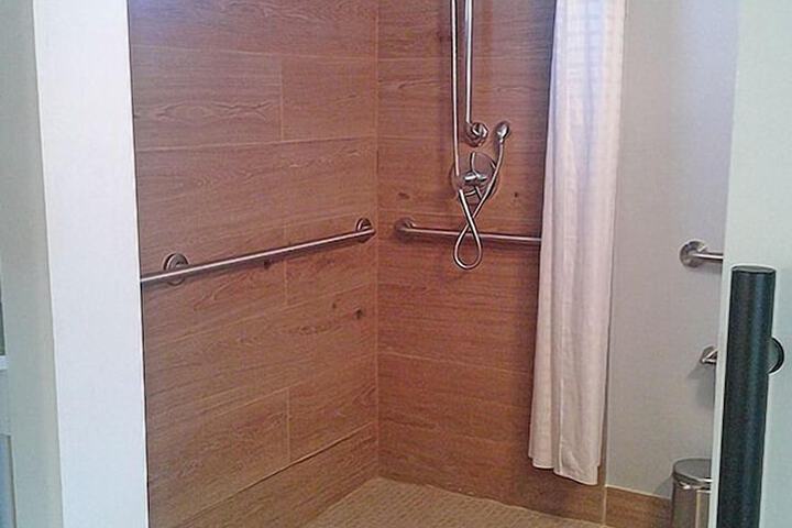 Room 34 of 70
