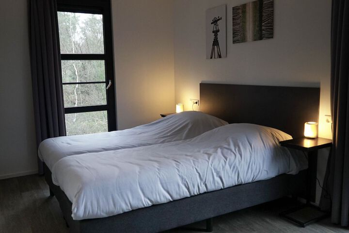 Room 4 of 36
