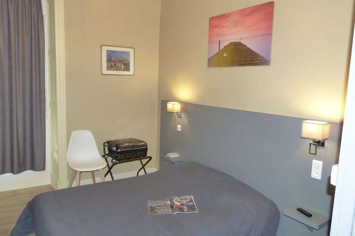 Room 16 of 60