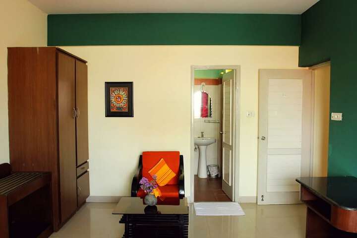Room 6 of 17