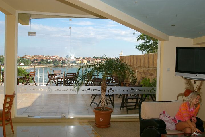 Guest Lobby