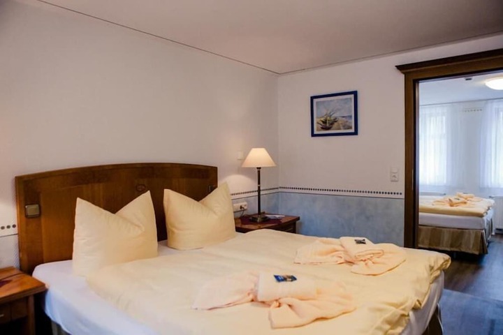 Room 10 of 61