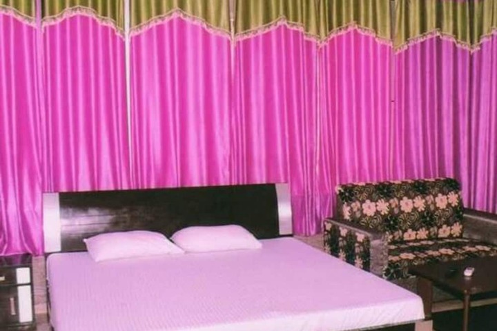 Room 5 of 6