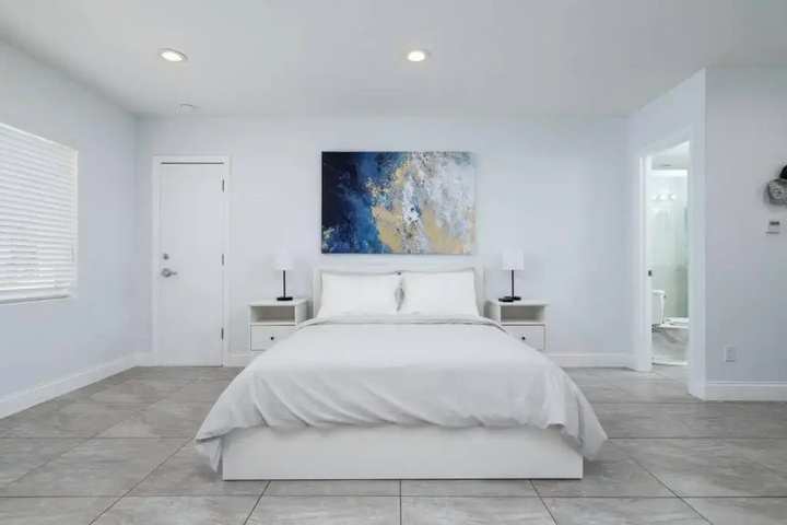 Exterior of Bayshore Breeze 3 - King Bed Kitchen, Parking