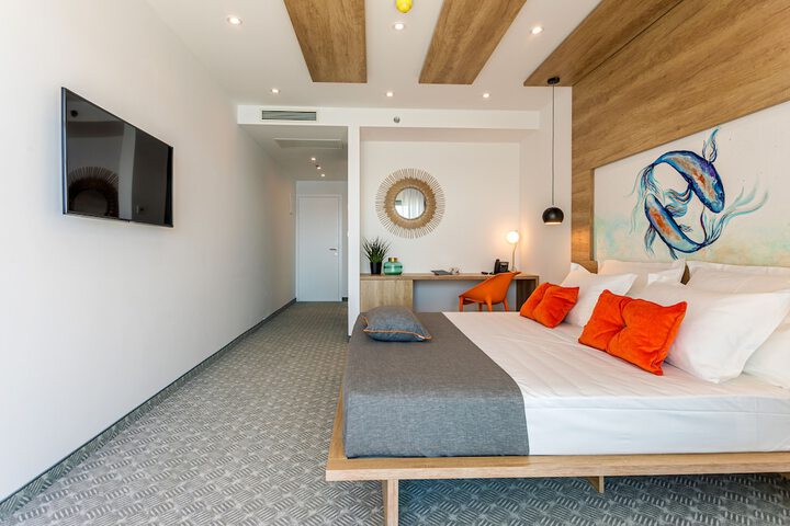 Room 5 of 44