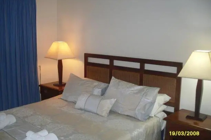 Room 5 of 18