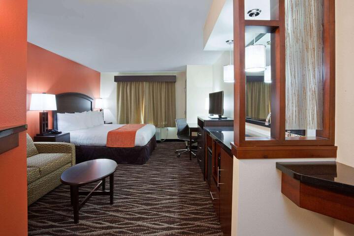 1 King Bed (8 of 12)