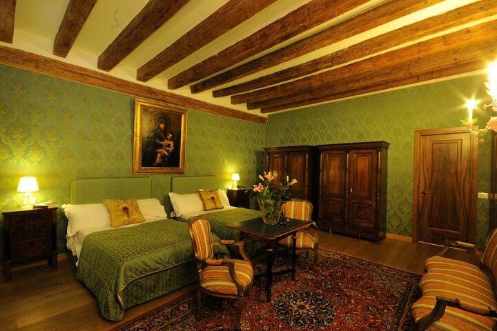 Room 11 of 81