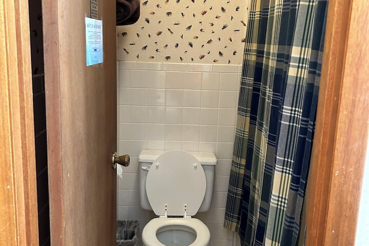 Room 51 of 82